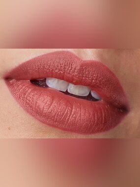 New Clinique Pop Longwear Satin Lipstick Mocha Pop 17